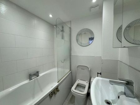 2 bedroom semi-detached house to rent - Photo 2