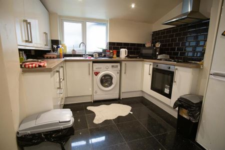 3 bedroom terraced house to rent - Photo 4