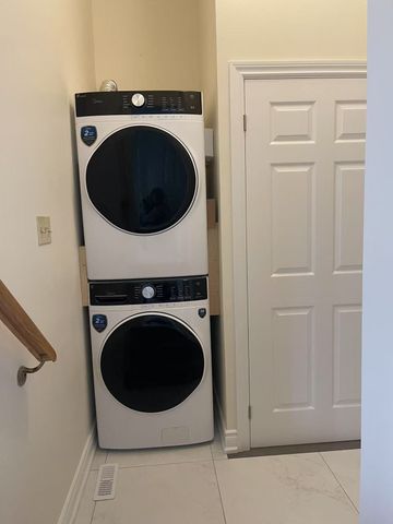 For Lease - 356 Coachwhip Trail Unit# (Main & Second Floor), Newmarket, Ontario - Photo 4