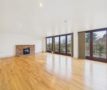 4 bedroom barn conversion to rent - Photo 1