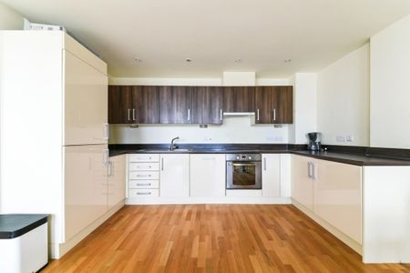 2 Bed Flat, Hallmark Court, E14 - Photo 5