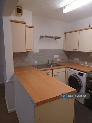 1 bedroom flat to rent - Photo 5