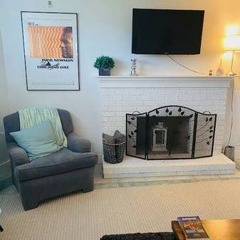 Furnished one bedroom suite-utilities and wifi included - Photo 4