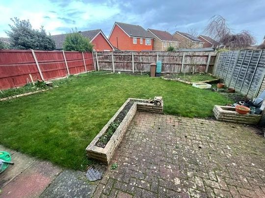 4 bedroom detached house to rent - Photo 1