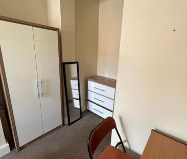 Tates Avenue, Room 5, All Bills Included (Room3), Belfast, BT9 7BY - Photo 3