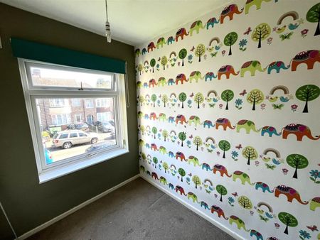 3 Bed End of terrace house For Rent - Photo 2