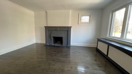 For Lease - 231 Hillsdale Avenue Unit# 1st Floor, Toronto, Ontario - Photo 2