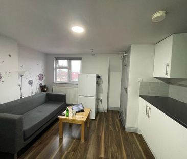 Studio to rent - Photo 5