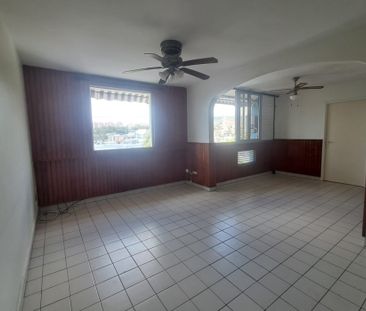 APPARTEMENT F4 - 101 m2 - FORT-DE-FRANCE - Photo 1