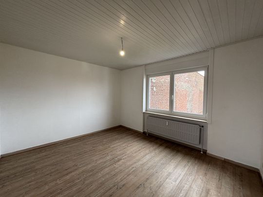Superbe appartement entièrement rénové 2 chambres et garage - Photo 1