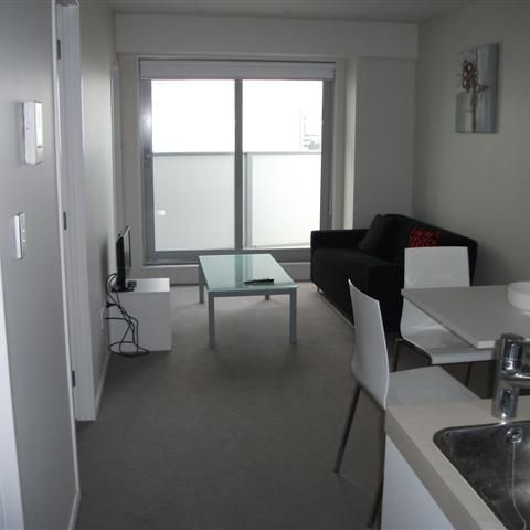 NEWLY FURNISHED 2 BEDROOM APARTMENT - Photo 1