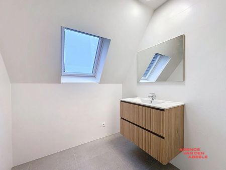 Gerenoveerd dakappartement op rustige ligging - Photo 3