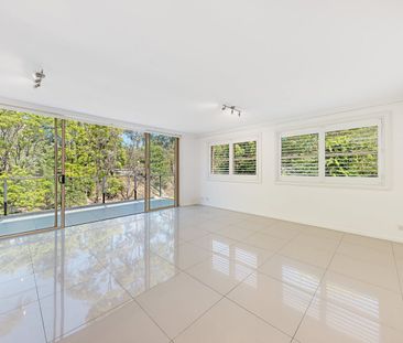 Sun Filled Living Showcasing Generous Open-Plan Design - Photo 1