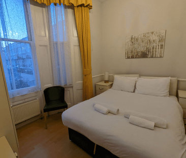 Castletown Road, London, W14 - Photo 5