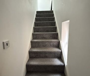 3 Bed Semi-Detached House, Norbury Avenue, CR7 - Photo 3