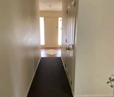 Spacious 4-Bedroom Family Home for Rent - Photo 5