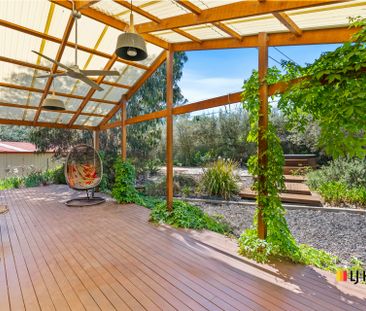 Classic Canberran Home With Native Gardens - Photo 2