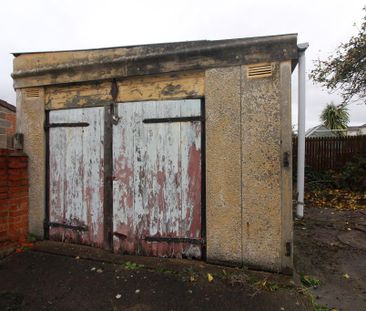 2 bedroom semi-detached house to rent - Photo 5