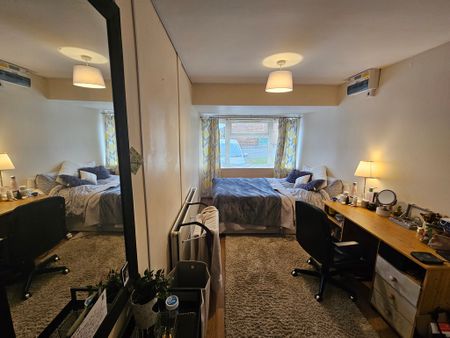 5 Bed Student Accommodation - Photo 4