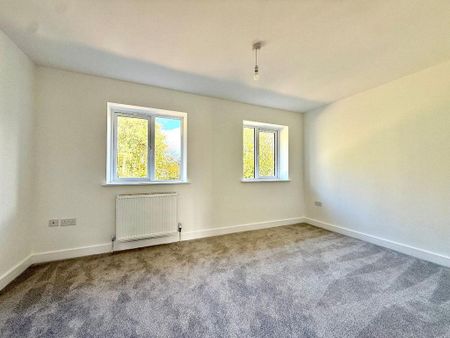 3 bedroom semi-detached house to rent - Photo 4
