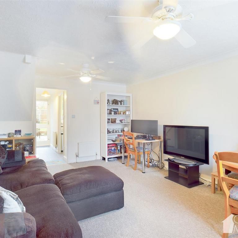 2 bedroom semi-detached house to rent - Photo 1