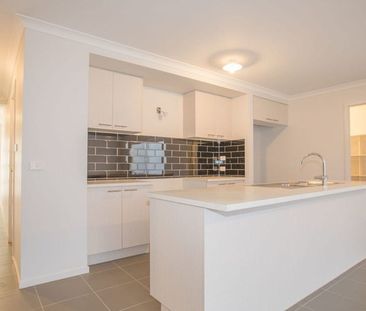 MODERN HOME IN STONEHILL - Photo 5