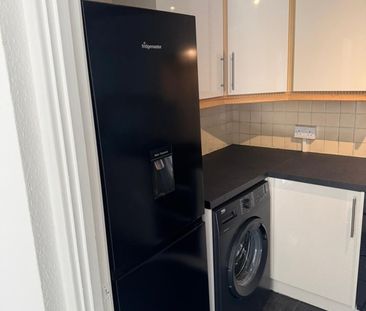 2 Bed Flat, Bardsley Close, CR0 - Photo 2