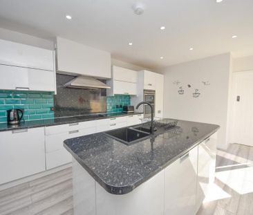 1 bedroom in a house share to rent - Photo 5