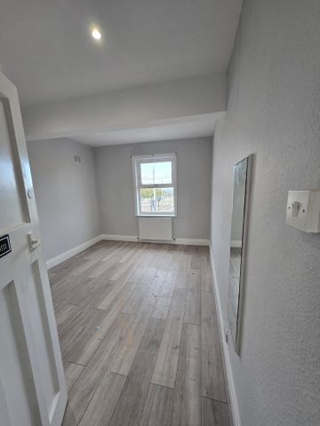 3 Bed Flat, Ridgeway Road, S12 - Photo 2