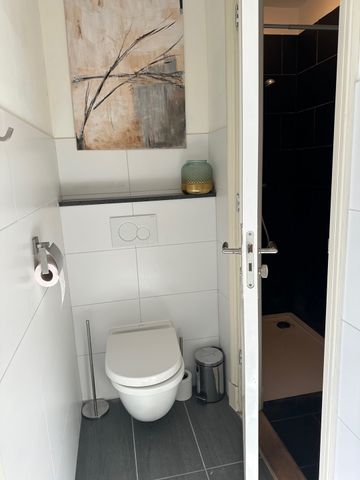 Te huur: Reageren per mail. - Photo 2