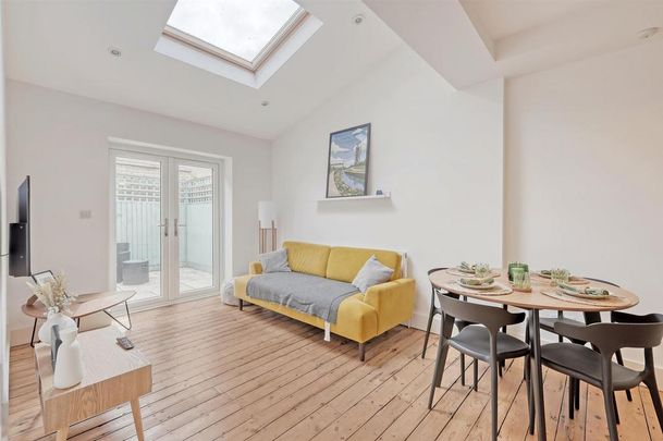 2 bedroom maisonette to rent - Photo 1