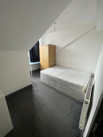 9 bedroom house to rent - Photo 4