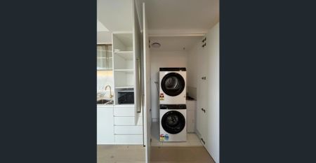 Experience luxurious living at Promenade - Photo 2