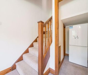 2 bedroom end of terrace house to rent - Photo 5