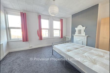 5 Bed Student Accommodation - Photo 5