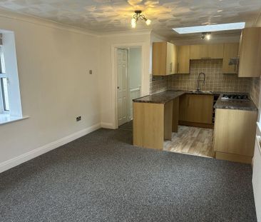 3 bedroom terraced house to rent - Photo 5