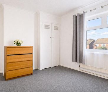 2 bedroom maisonette to rent - Photo 4
