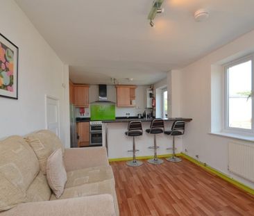 5 bedroom semi-detached house to rent - Photo 2