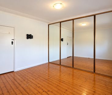 Modern 3 bedroom Home - Photo 1