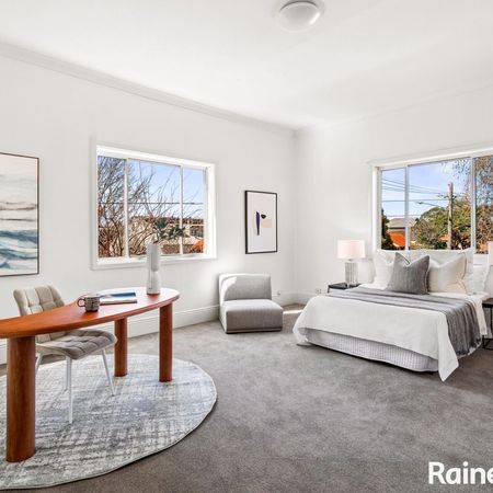 Spacious First Floor 1 Bedroom Apartment - GAS WATER AND ELECTRICITY INCLUDED IN RENT - Photo 3