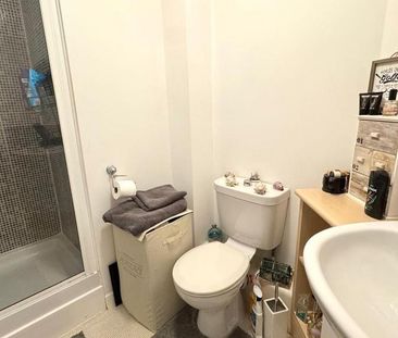2 bedroom flat to rent - Photo 6