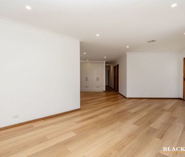 308 Southern Cross Drive, Macgregor ACT 2615 - House For Rent | Domain - Photo 5