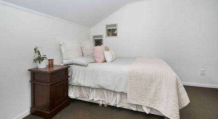 Sunny 1Bdr Studio - furnish or unfurnished - Photo 2