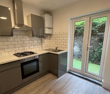 Room in a Shared Flat, With Garden, SW8 - Photo 3