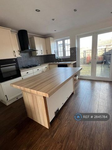 3 bedroom terraced house to rent - Photo 5