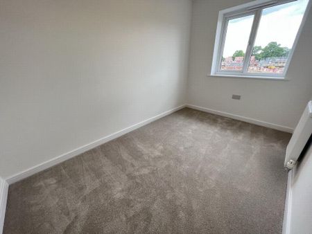 3 bedroom semi-detached house to rent - Photo 3