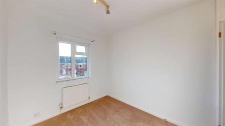 3 bedroom terraced house to rent - Photo 2