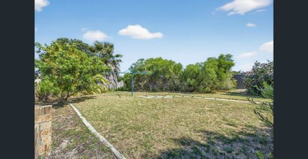 Quiet Park Front Family Home - Photo 5