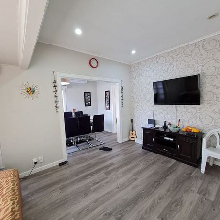 Ellerslie Home - Photo 2