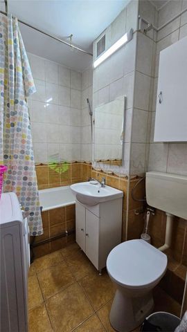 Garsoniera renovata,mobilata modern,zona Judetean,320 Euro - Fotografie 5